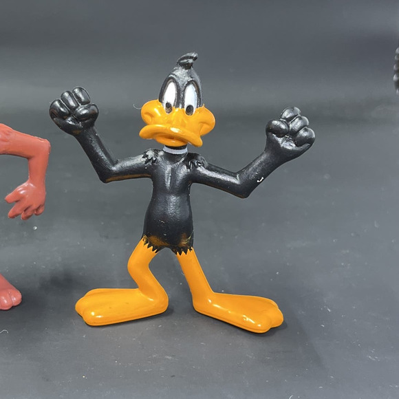 Vintage 1991 WB Taz and Daffy Action Figures - Picture 2 of 8
